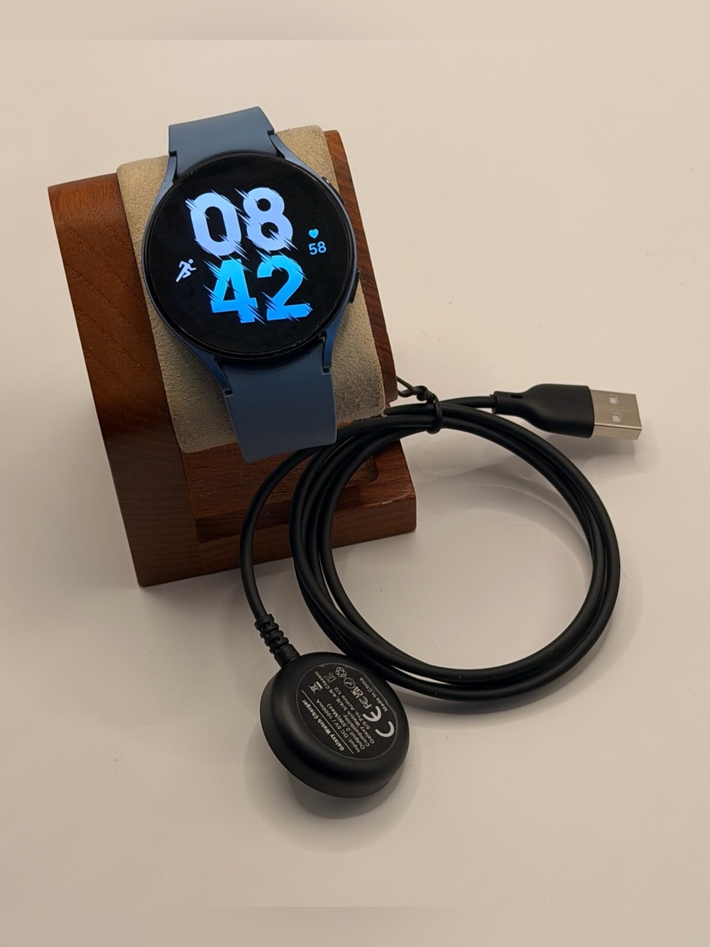 Samsung Galaxy Watch 5, Tested, Excellent, 44mm,Sapphire Crystal, Charger Inclu
